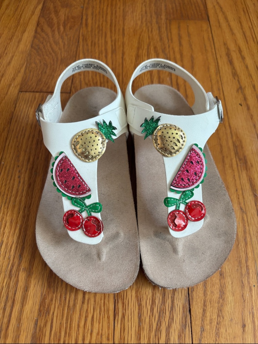 Kelly & Kate Little Girls White Fruit Sandals- size 12